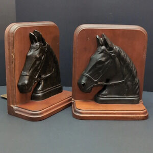 Vintage set of 2 Horsehead Resin/Wood Black/Brown Bookends.